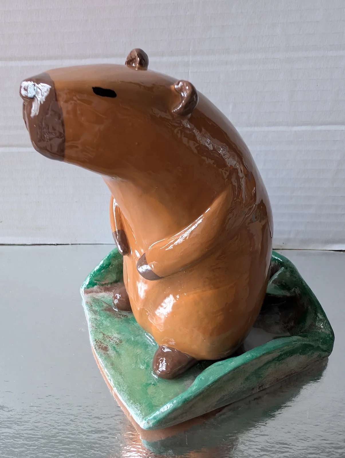 Capybara debout, vue 2